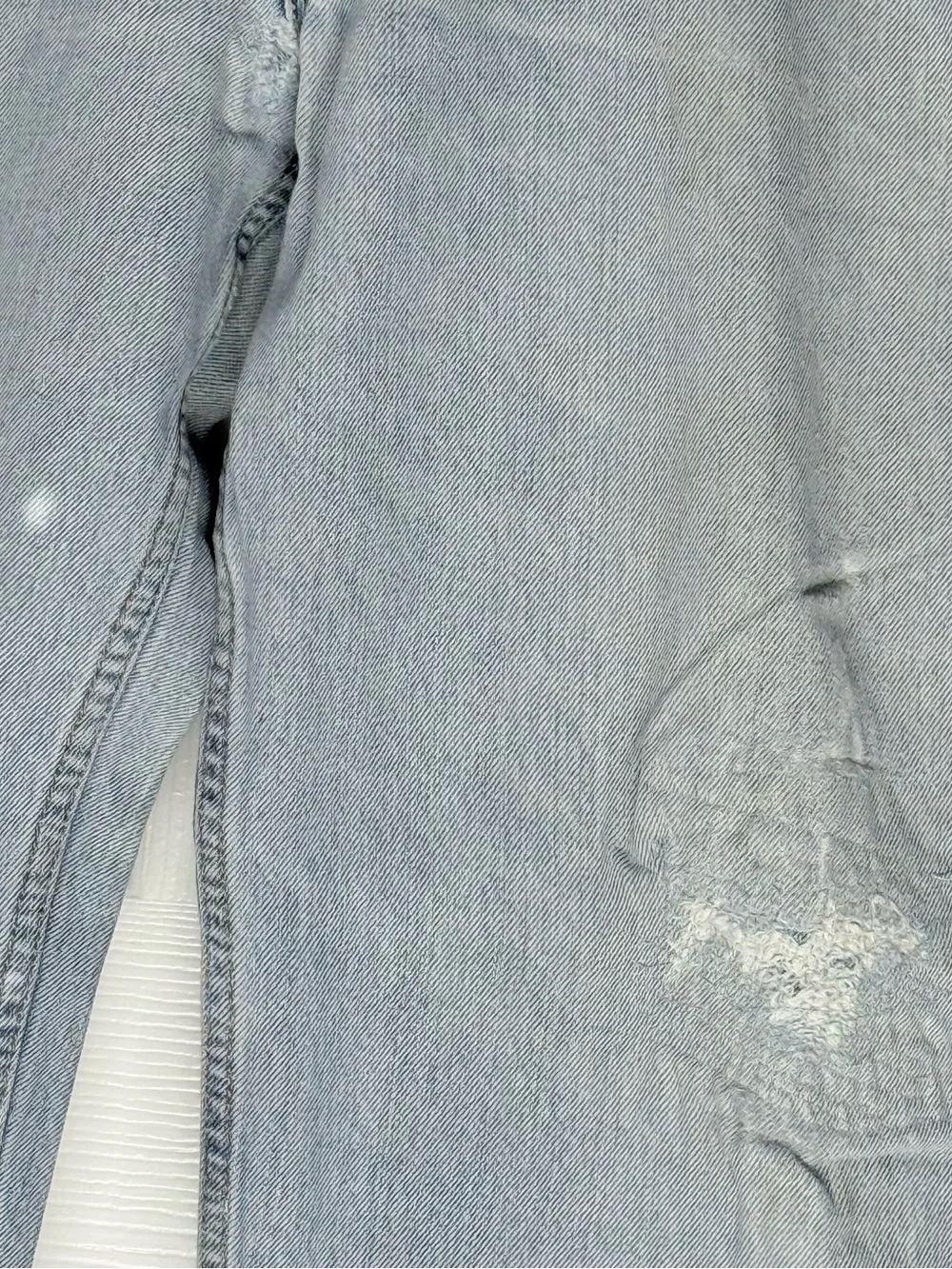 Levi's Light Blue Relaxed Fit Jeans - Casual Men's Denim